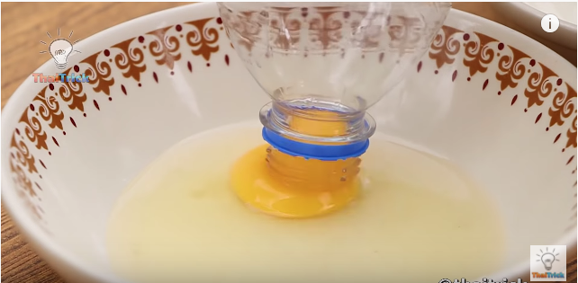 ペットボトルで卵の黄身と白身をきれいに分ける